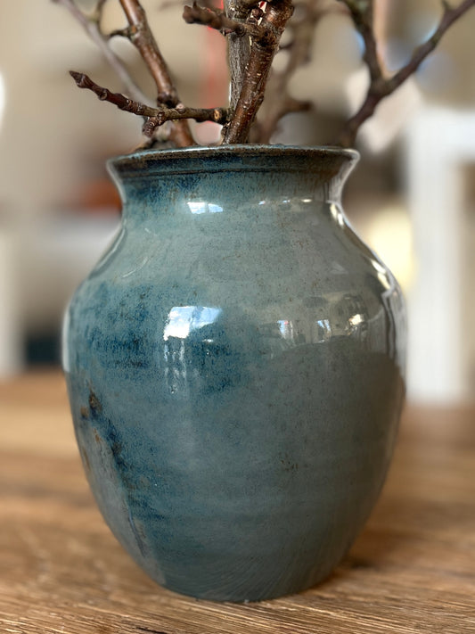 Vase i grå/blå glasur